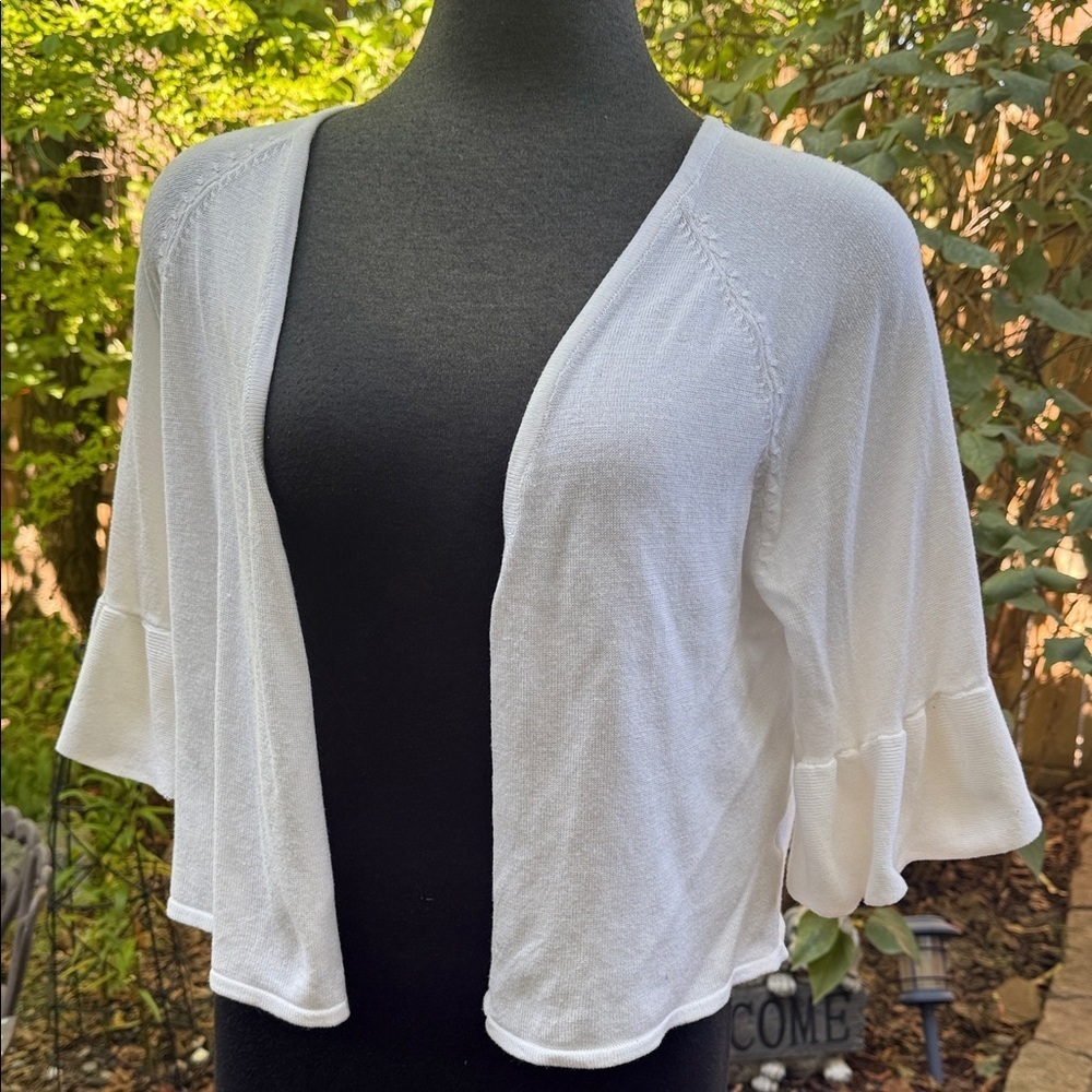 Elegant Cream colour Three quarter bell sleeve Women's Sweater. Size Med.